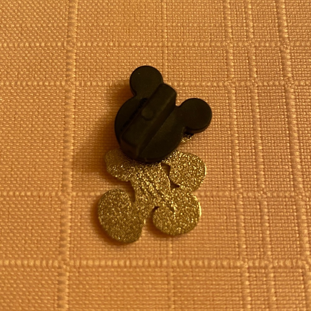 D23 2022 Expo Disney Movie Insiders Pin Button Enamel Pin Mickey Mouse Trade - Picture 2 of 2